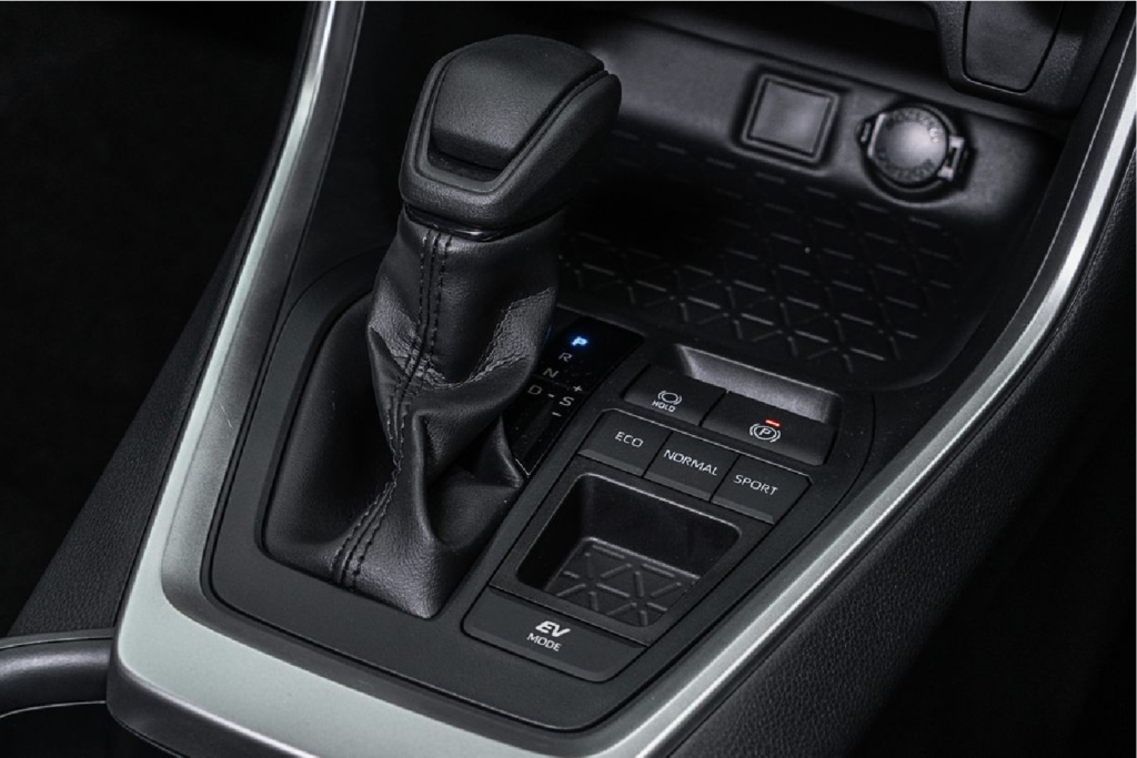 Japanese Car- Toyota Rav 4 - Platinum Motoring